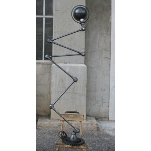 jielde lamp  6 arms .  