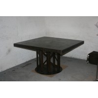 TABLE METAL FORMAT CArré